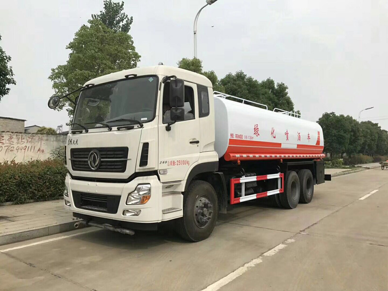 20方东风洒水车